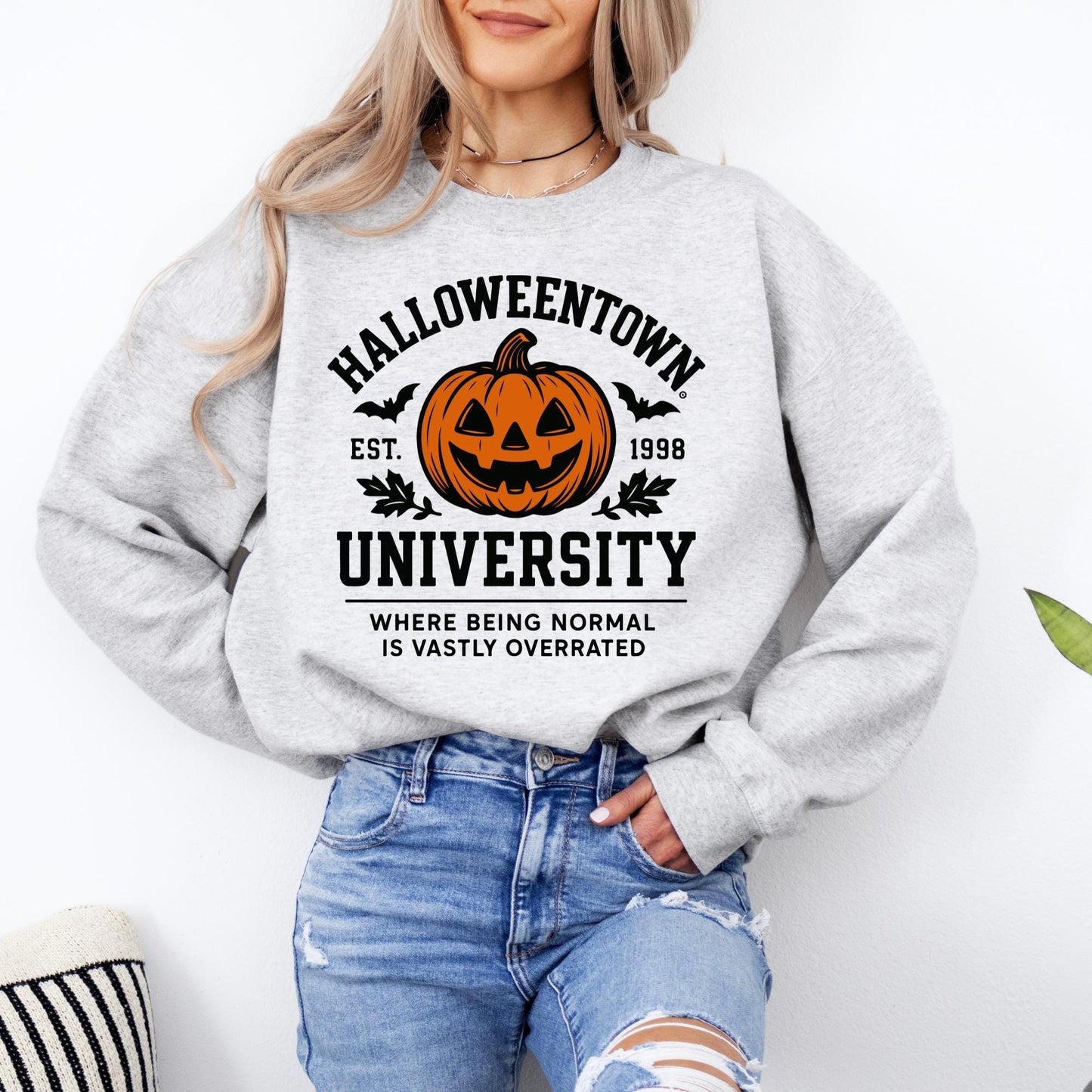 Halloweentown University Sweatshirt – Funny Halloween Crewneck, Jack-O'-Lantern Pumpkin Fall Pullover, Spooky Season College Sweatshirt