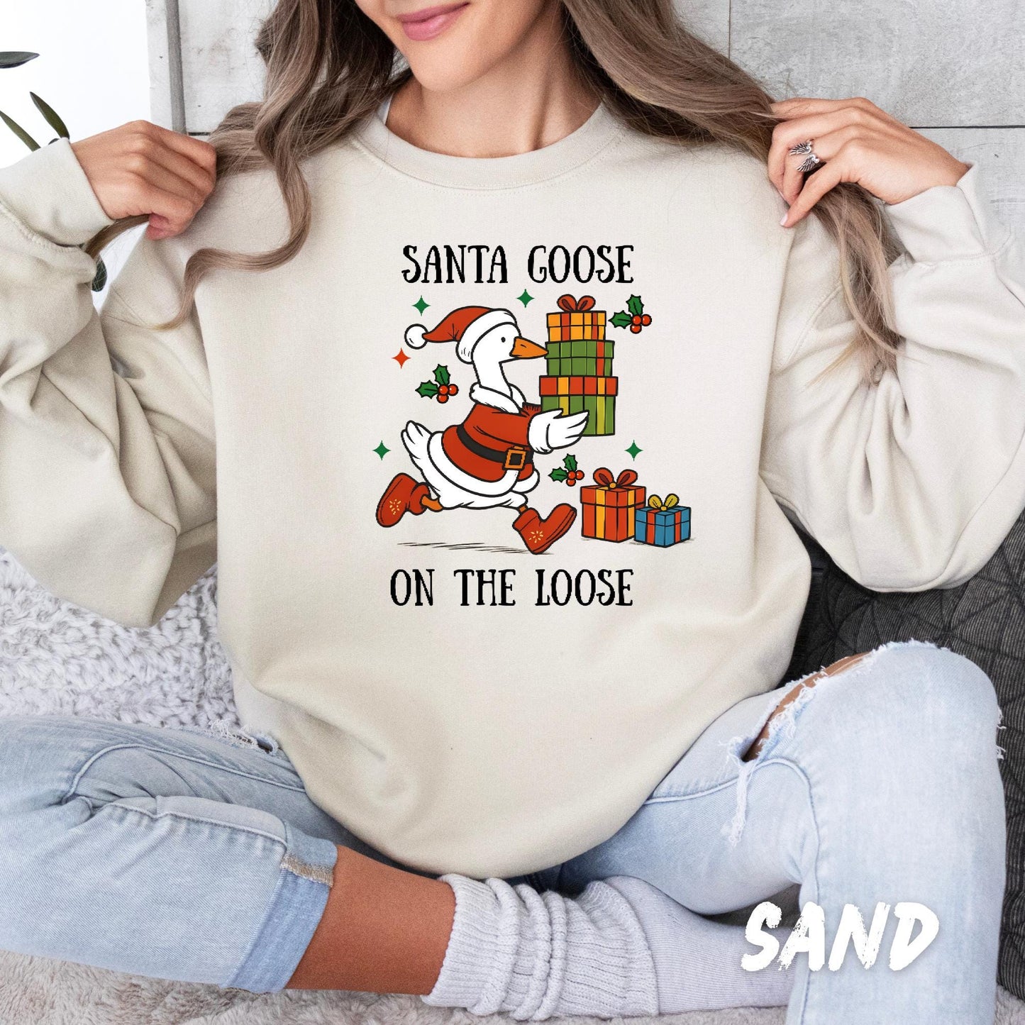 Santa Goose on the Loose Sweatshirt – Funny Christmas Goose Shirt – Cute Holiday Pullover – Unisex Xmas Sweater – Gift for Goose Lover