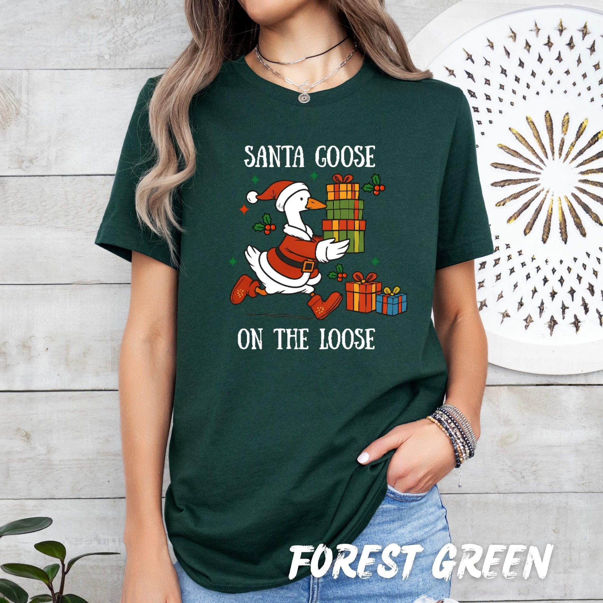 Santa Goose on the Loose Sweatshirt – Funny Christmas Goose Shirt – Cute Holiday Pullover – Unisex Xmas Sweater – Gift for Goose Lover