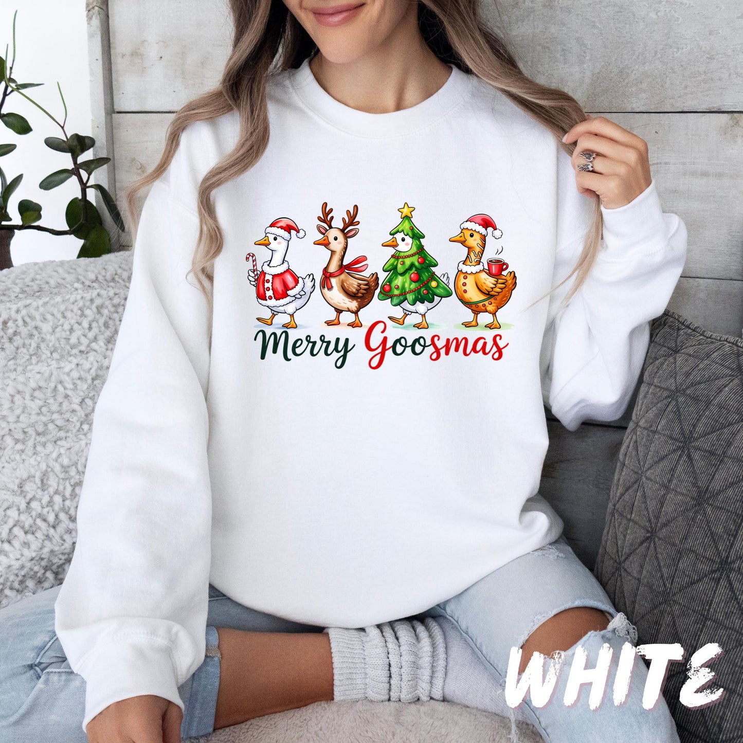 Merry Goosmas Sweatshirt – Funny Christmas Goose Shirt – Cute Holiday Pullover – Unisex Xmas Sweater – Goose Lover Gift Idea
