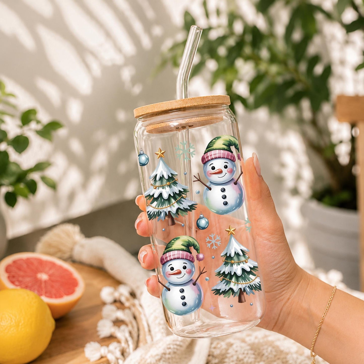 Christmas Glass Cup 20oz with Bamboo Lid and Glass Straw, Holiday Iced Coffee Cup, Festive Winter Glass Can Tumbler for Women